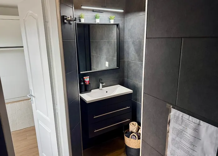 Trinite - Quartier Des Carmes *